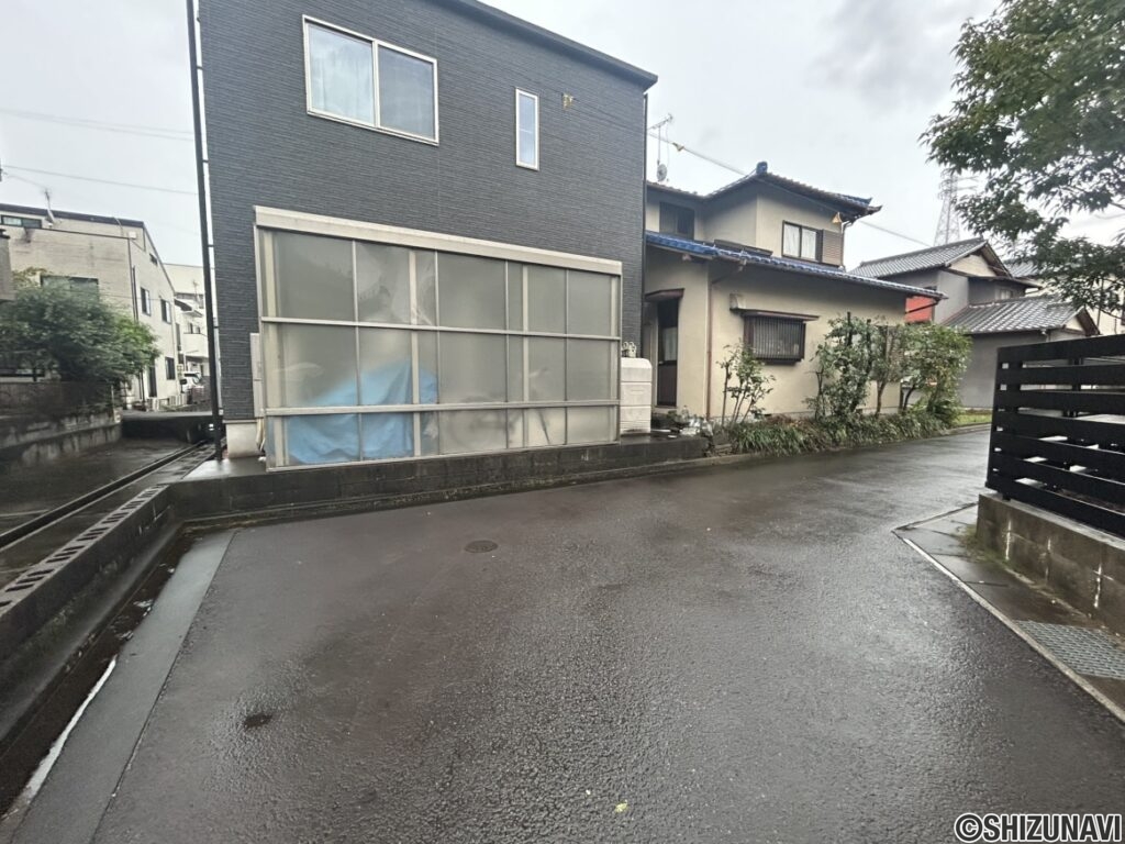 葵区　中古住宅　道路