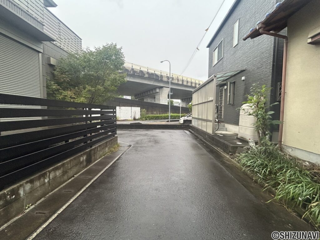 葵区　中古住宅　道路