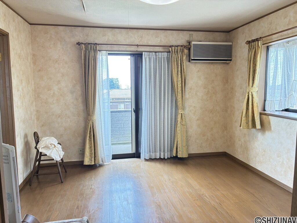 2階西側洋室