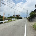 西側前面道路