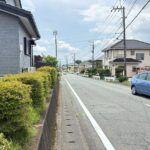 西側前面道路