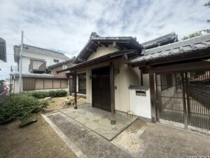 浜松市中央区雄踏町宇布見　倉庫付き中古住宅の物件画像