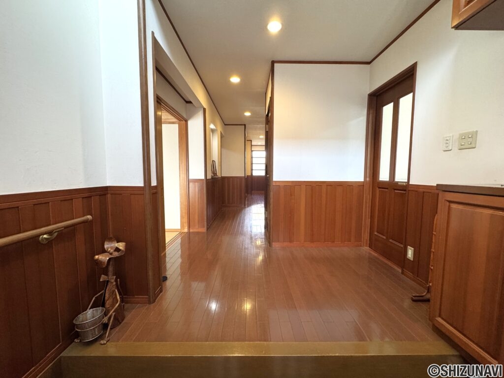 駿河区の高級感ある大型住宅でました！（住友林業施工）の画像