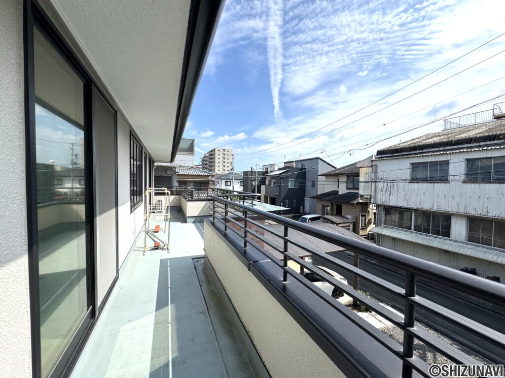 駿河区の高級感ある大型住宅でました！（住友林業施工）の画像
