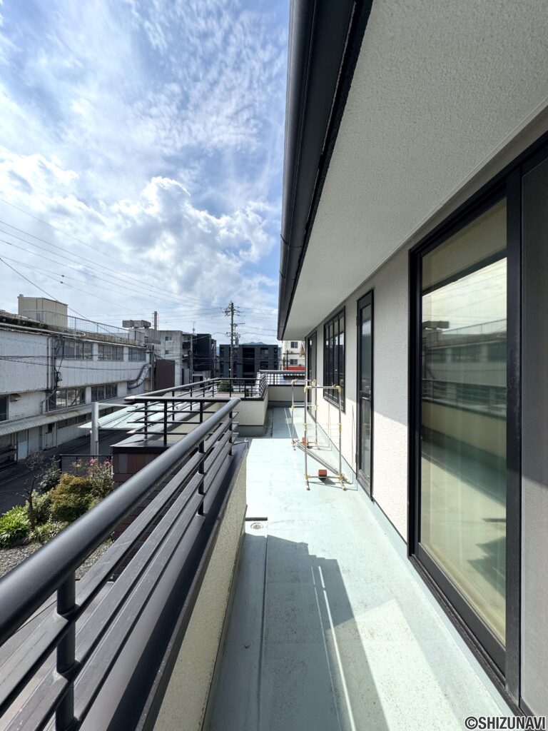 駿河区の高級感ある大型住宅でました！（住友林業施工）の画像