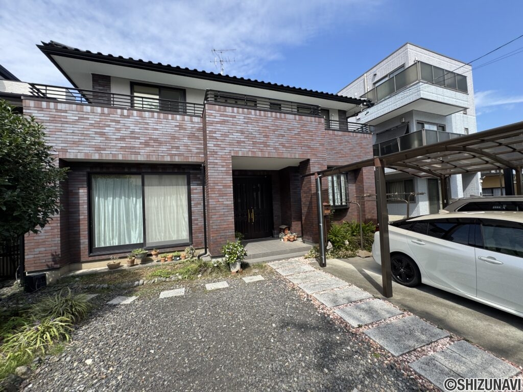 駿河区の高級感ある大型住宅でました！（住友林業施工）の画像