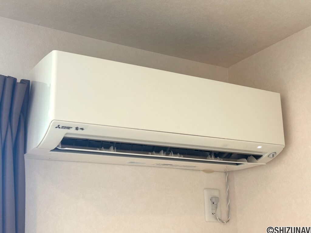 2階南側洋室内　エアコン