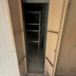 外の物置になります。こちらも無料で使えます！