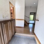 産女　玄関