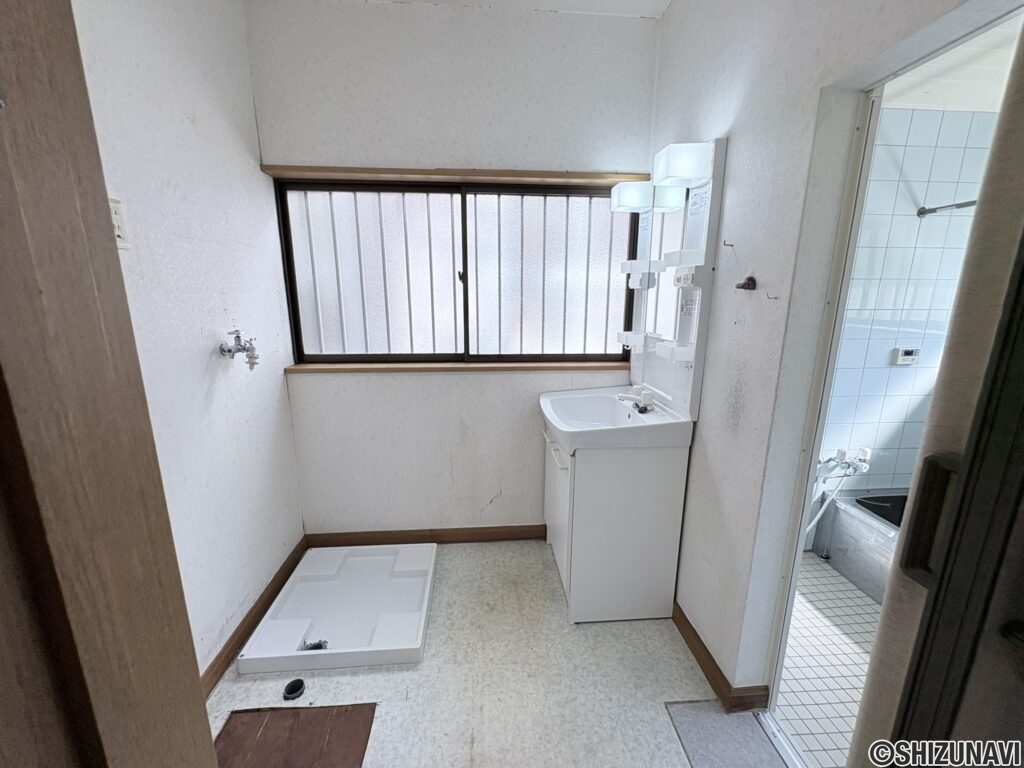 葵区産女　洗面所