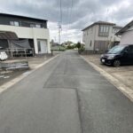 前面道路を北側向きに撮影。