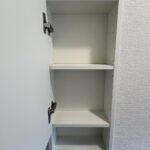 1階トイレの壁埋め込み収納
