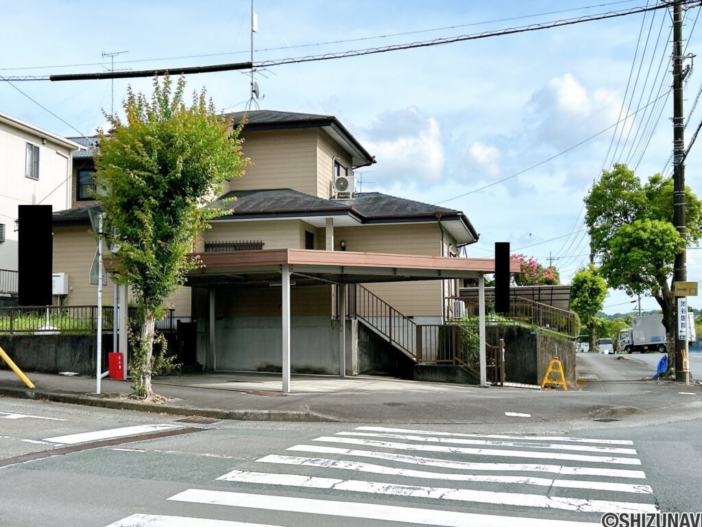 【リフォーム前／外観（別角度②）】