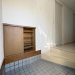 玄関内　別角度