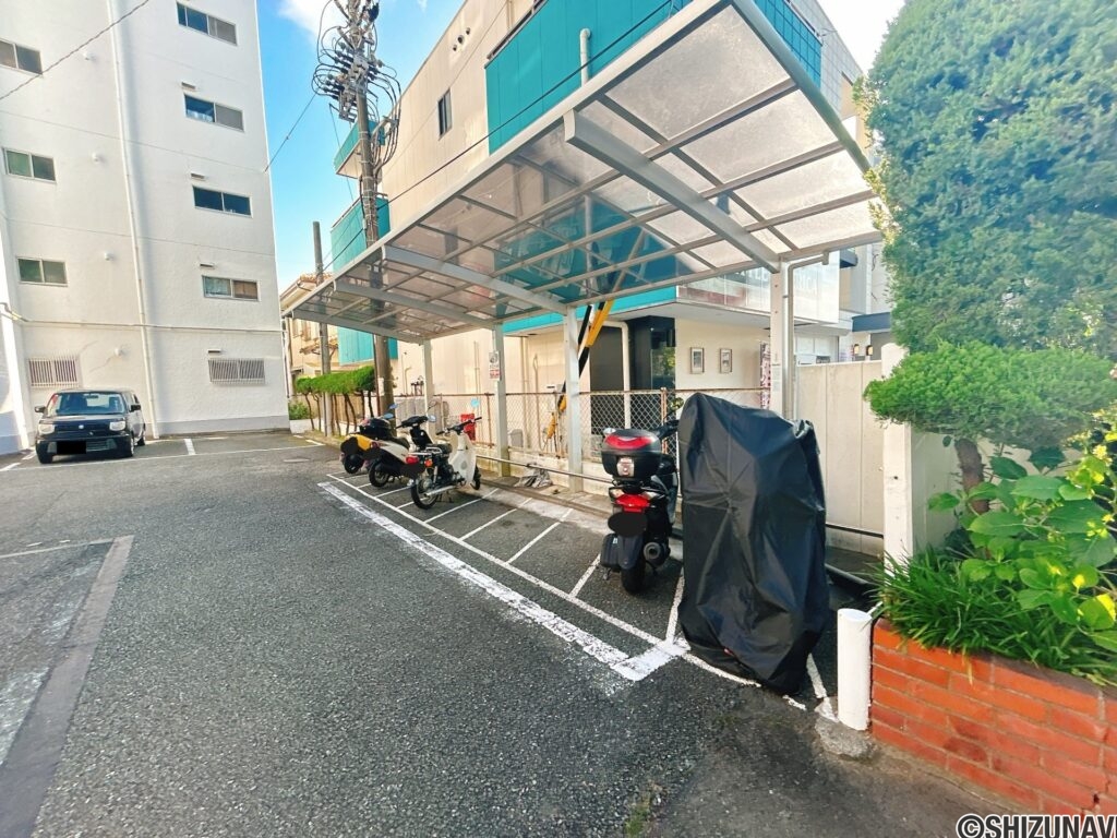 【駐輪場】自転車200円/月。バイク500円/月。