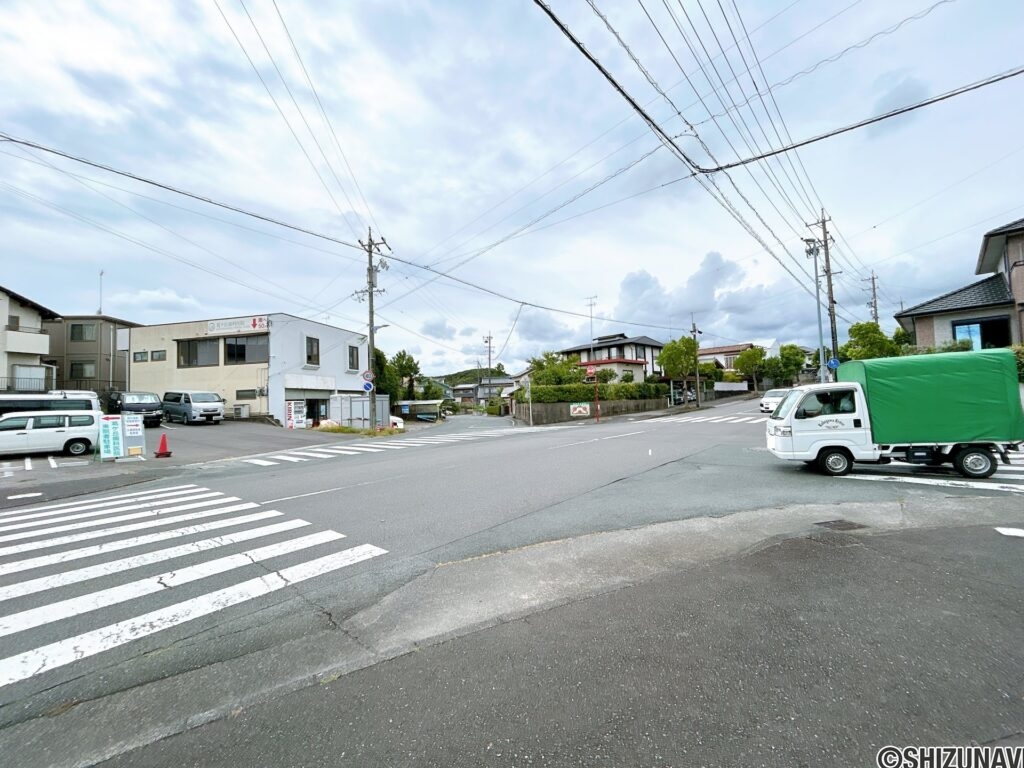 【前面道路写真②】