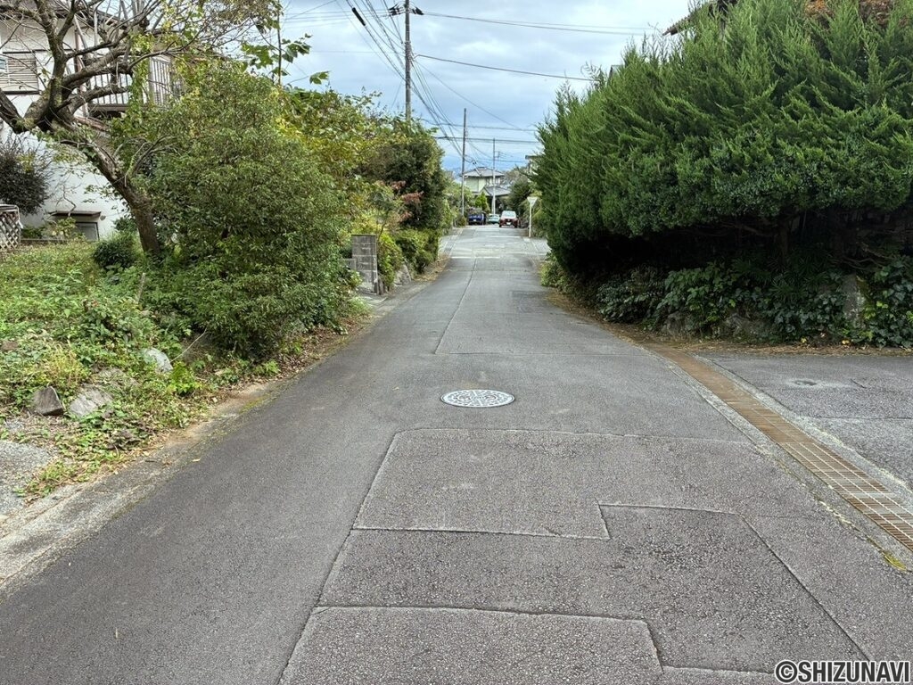 熱海市泉　セキスイハイム中古住宅　前面道路