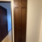 玄関収納です。たくさん物を収納できるので、玄関回りをすっきりさせられます。