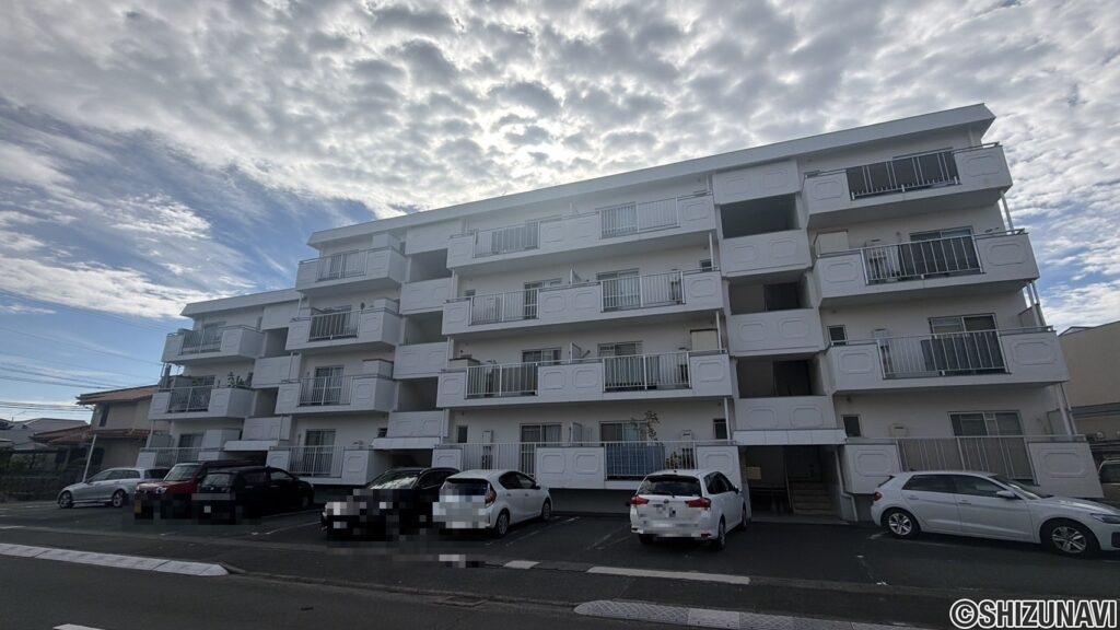 外観写真　マンション全体