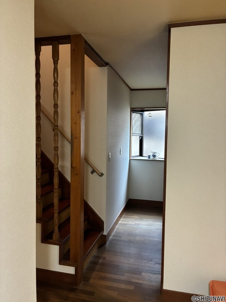 御殿場市神山　中古H３　内観