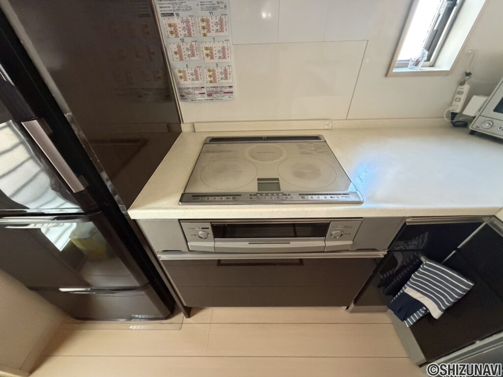 IHの3口コンロです