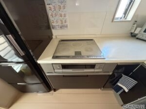 IHの3口コンロです