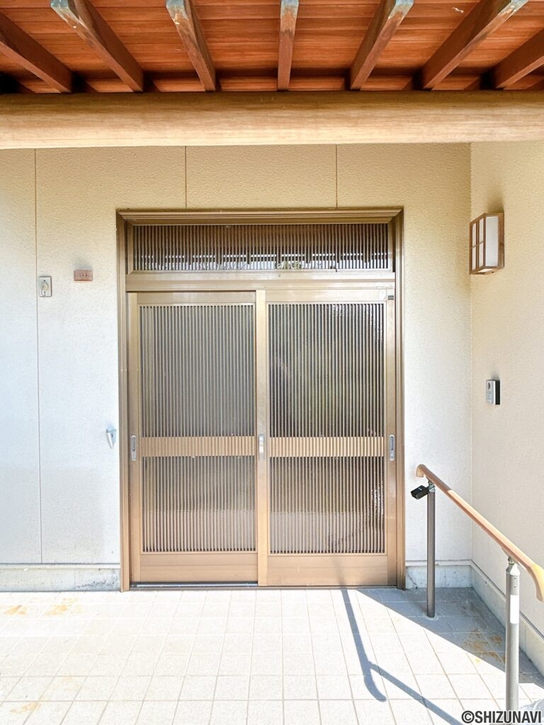 【玄関】