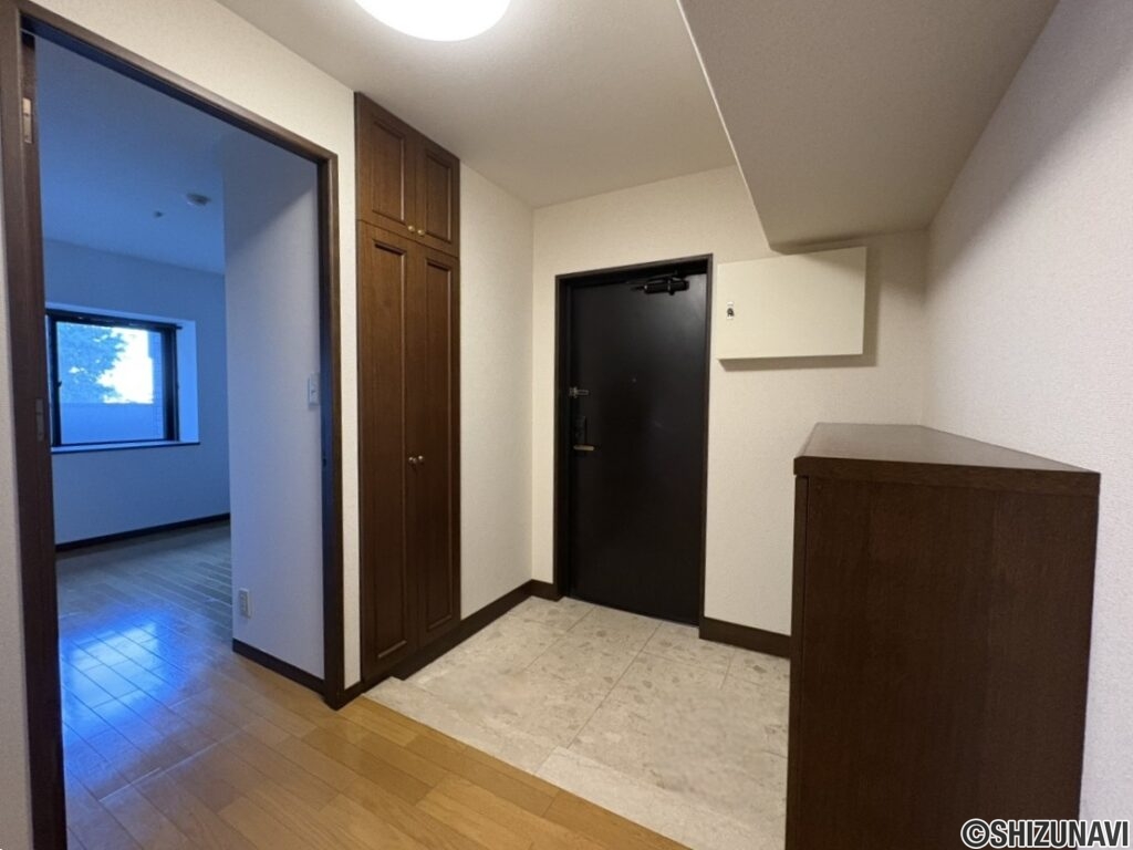 玄関別角度です。
