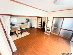 リビング12年前のリフォームとは思えないほどきれいに保たれております♪