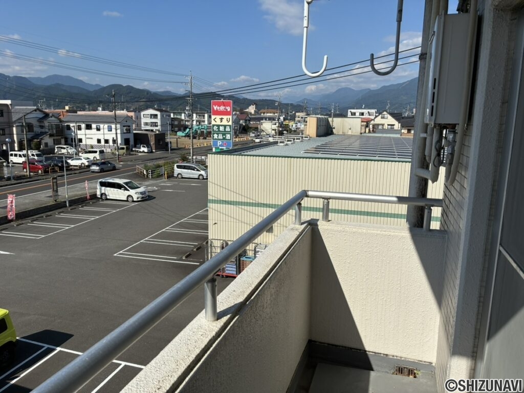 洋室5.6帖ベランダ
