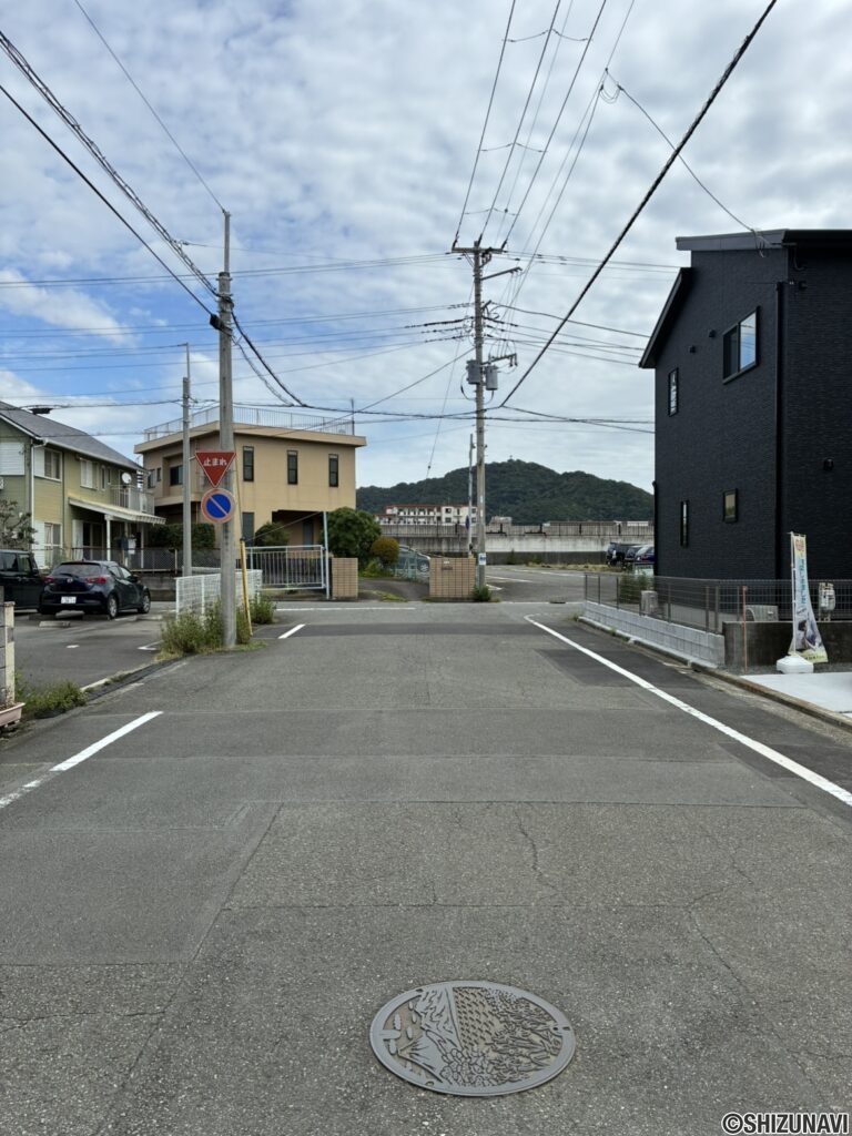 前面道路　北東側
