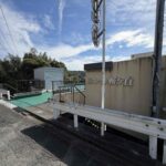 マンションの目の前が柳郷地公園で自然を身近に感じられます。