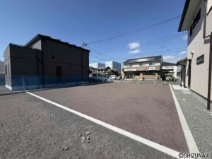 エスポット新富士駅南店まで徒歩４分。スーパー、コンビニ、ショッピングモール等生活利便施設が周辺に多数。
