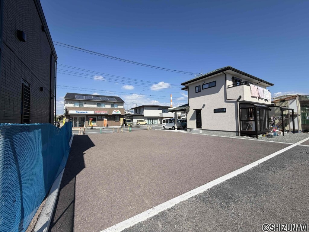 田子浦小・中学区、田子浦小まで徒歩５分。お子様の通学も安心です。