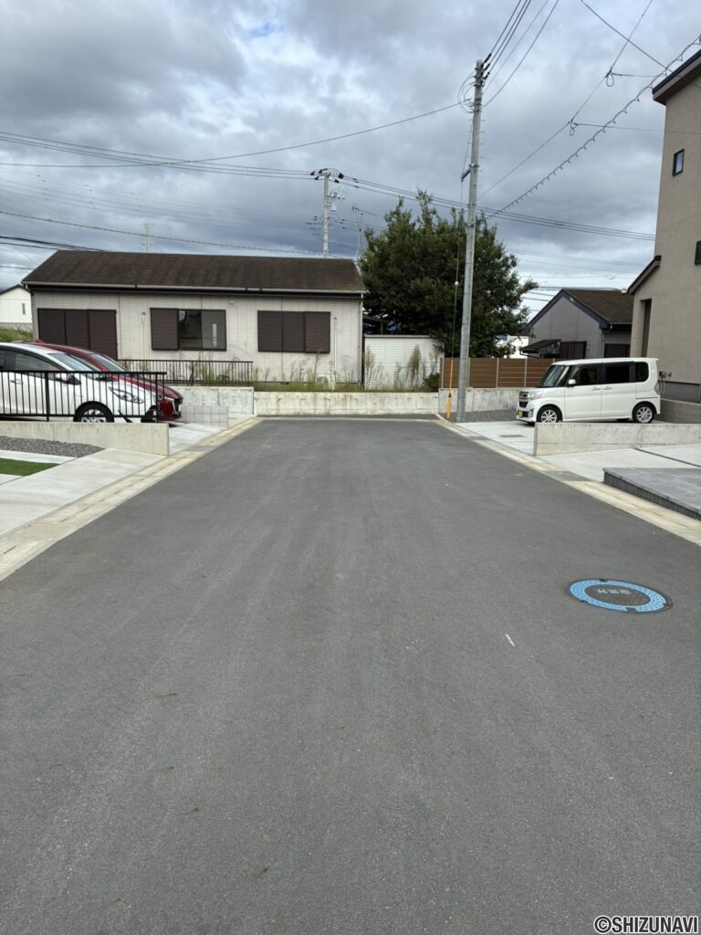 前面道路　東側