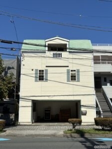 外観　シャッター開