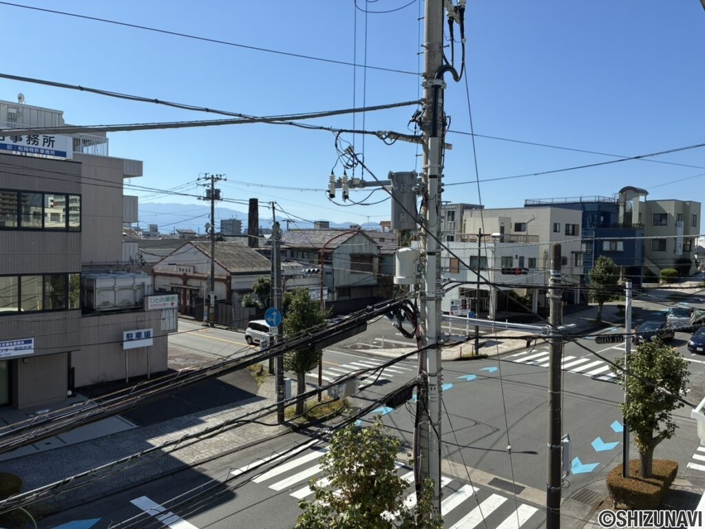前面道路（３階バルコニーより）