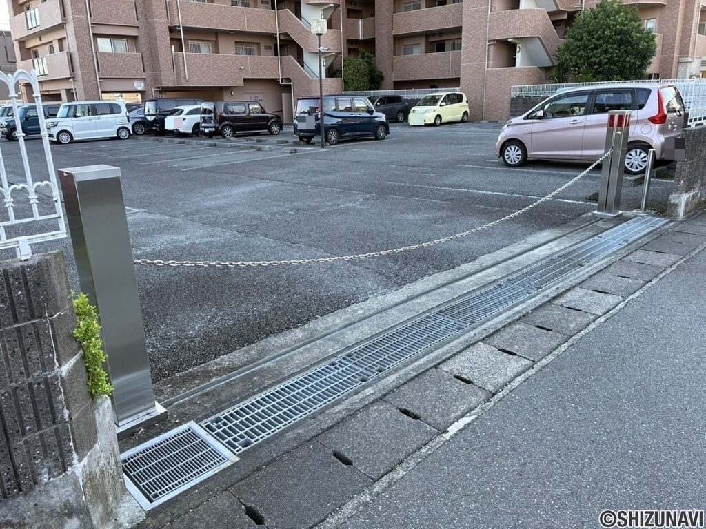 駐車場　チェーンゲート