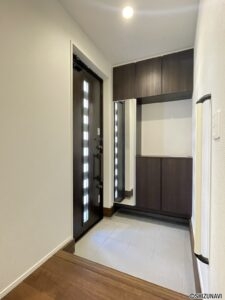 【1号棟】玄関