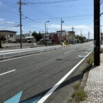 前面道路は中田島街道です。
