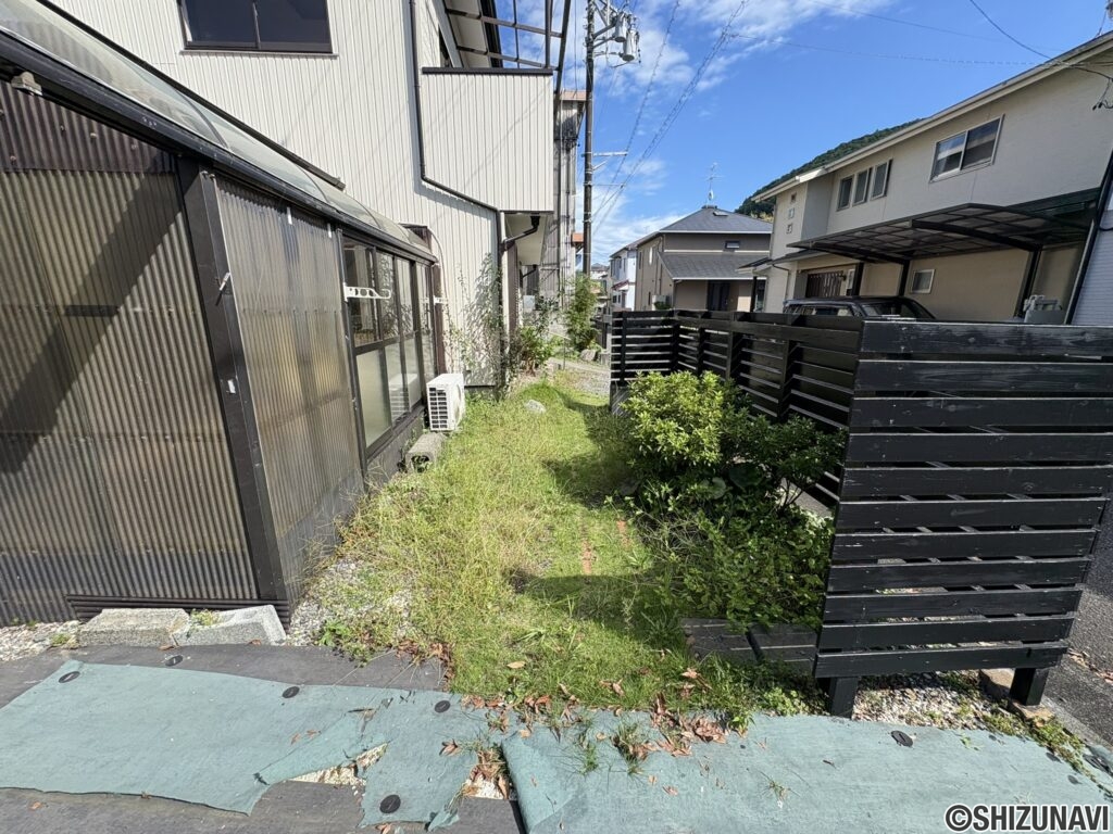 葵区産女　庭