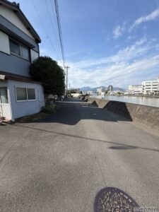 北東側道路２