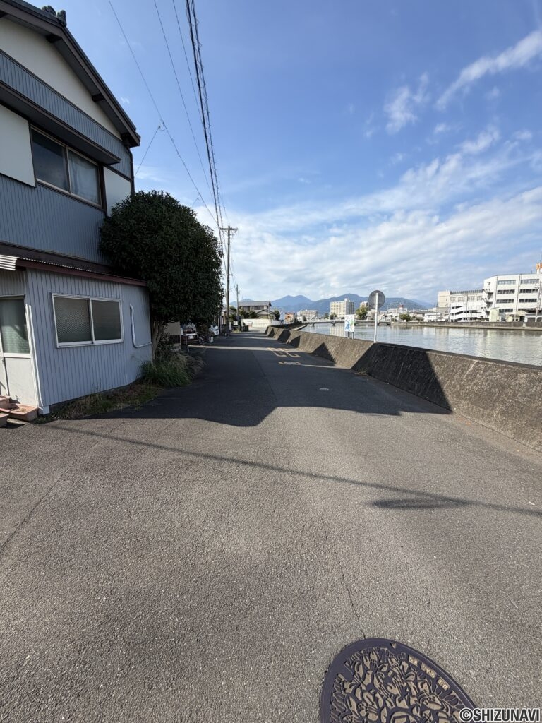 北東側道路２