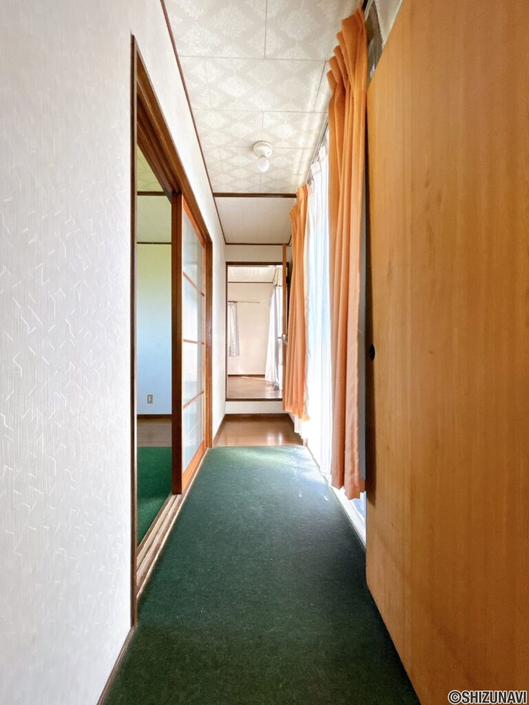 【2階廊下】