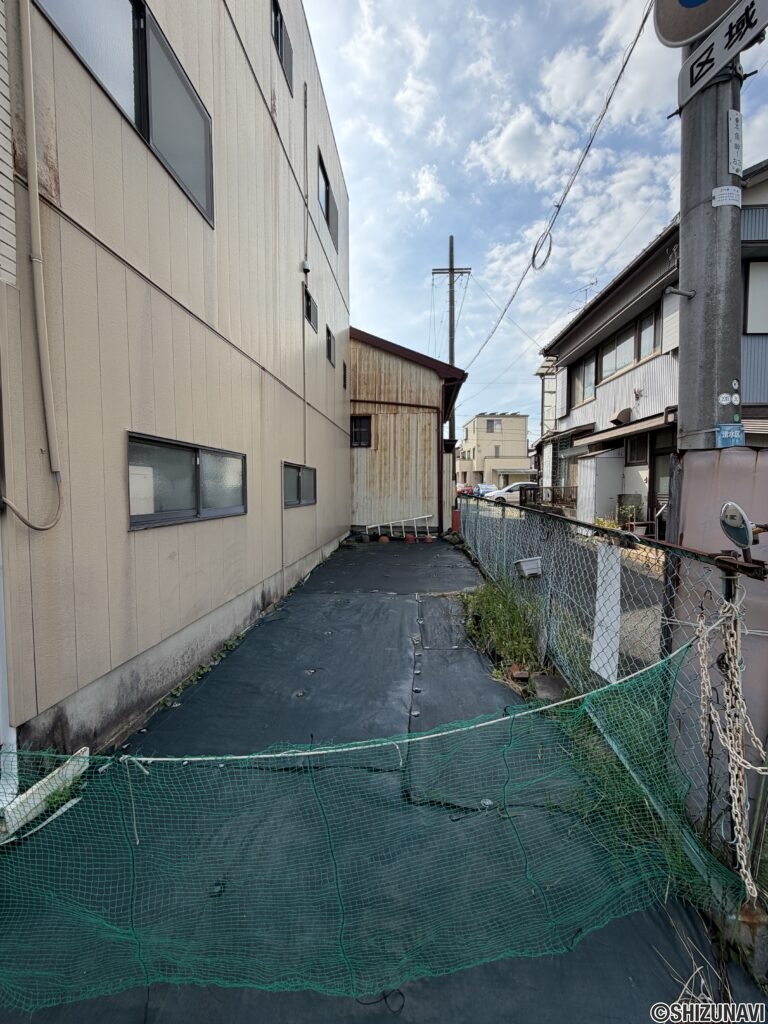 北東側正面
