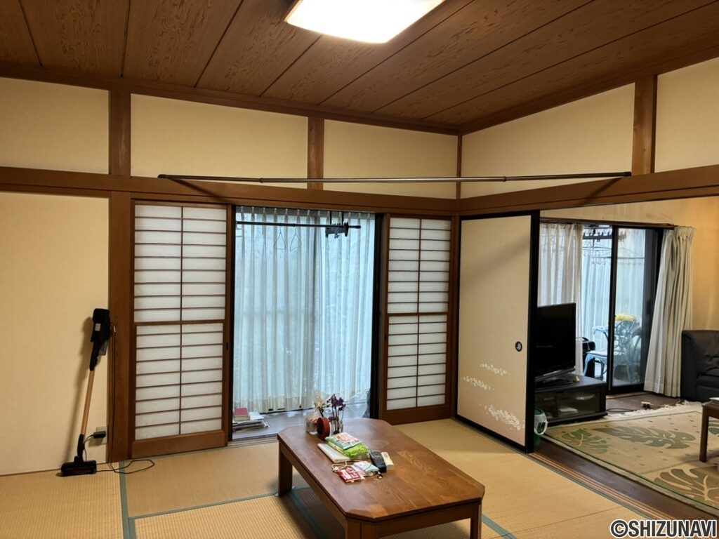 御殿場市神山　中古H３　内観