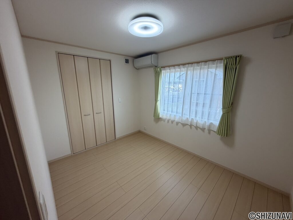 2F　洋室6帖